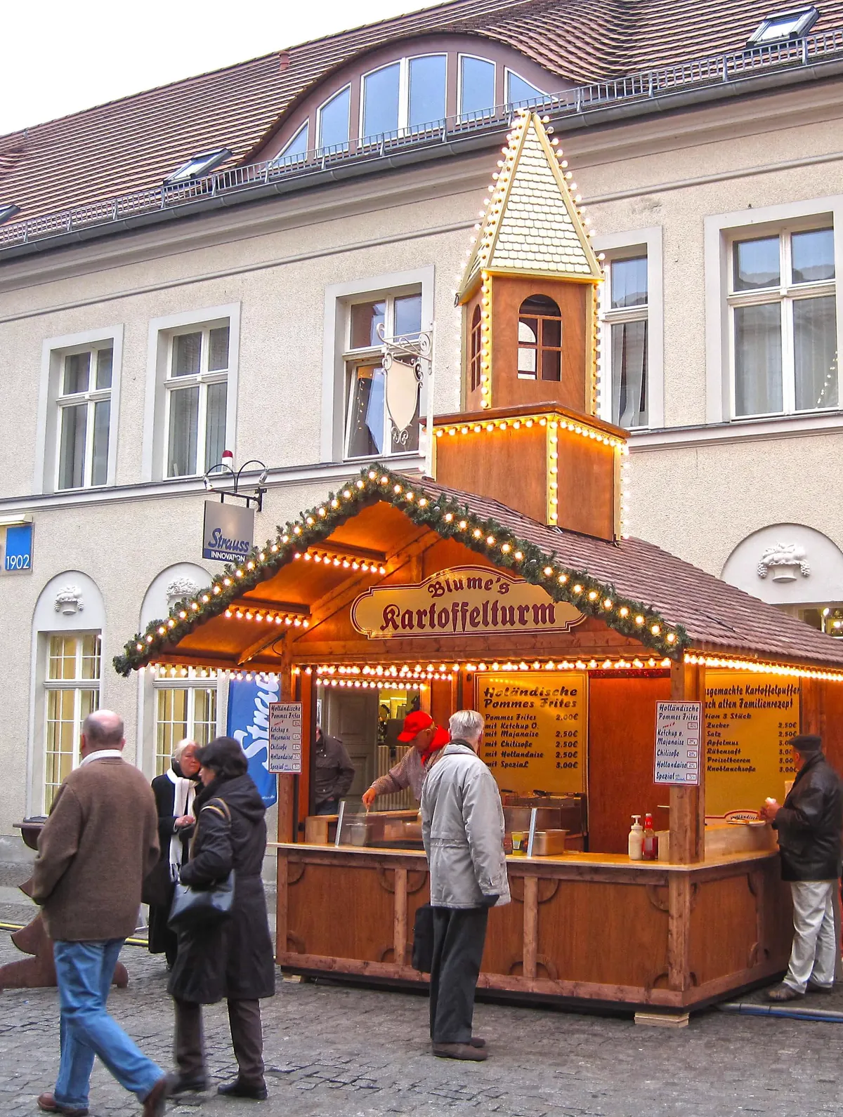 Thematisierter Sonderbau mit Turmaufbau der Hütten Company